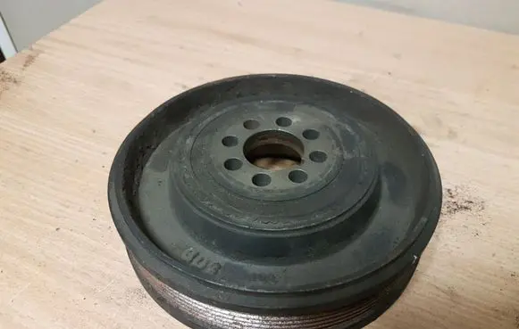 Audi A6 S6 C5 4B Crankshaft pulley 077105251
