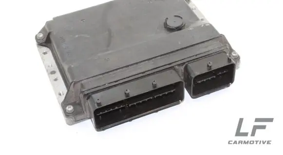 Toyota Auris 150 Engine control unit/module 8966102E71 MB2753000241