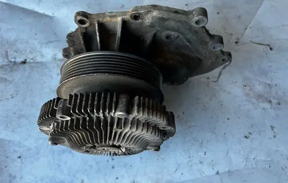Nissan Patrol Y61 Water pump