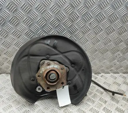 Rear wheel hub