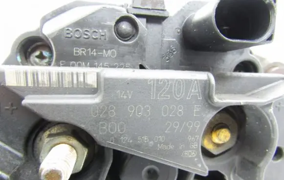 Volkswagen Golf IV Generator/alternator 028903028E