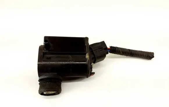 Hyundai Tucson TL Windscreen/windshield washer pump 985101W000