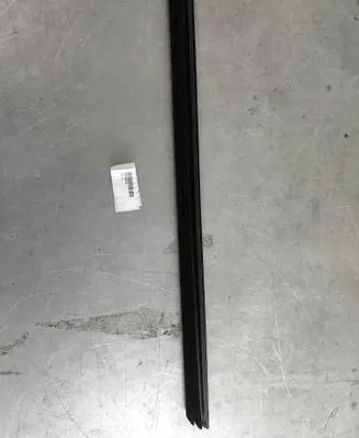 Renault Zoe Rubber seal rear door window/glass 823300805R
