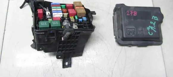 Citroen C3 Relay mounting block 