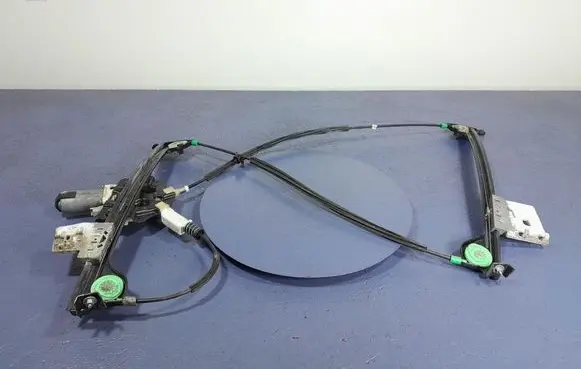 Peugeot 206 CC Front door window regulator with motor