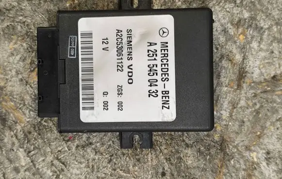 Mercedes-Benz E W211 Suspension control unit/module A2515450432