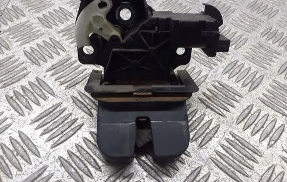 Audi A6 S6 C6 4F Engine bonnet/hood lock/latch loop/hook 8P4827505C