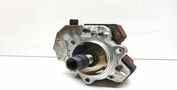 BMW X3 E83 Fuel injection high pressure pump 7798333 0445010146