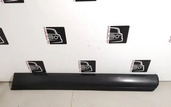 Volkswagen Touareg I Front door trim (molding) 7L6837788