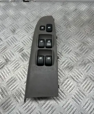 Hyundai Trajet Electric window control switch 935704D500KS A67R0034