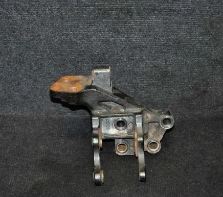 Toyota Avensis T250 Engine mounting bracket 123150R012