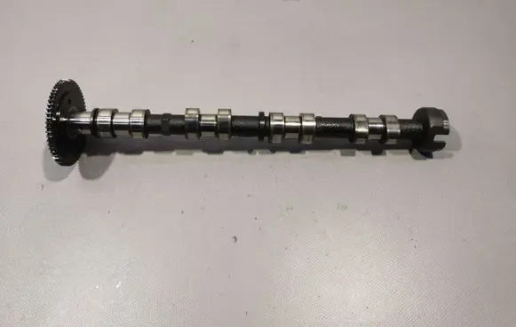 Toyota Avensis T270 Camshaft 
