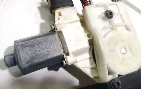 Ford S-MAX Front door window regulator motor 0130822285