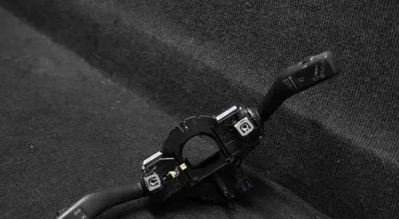 Volkswagen Golf V Indicator stalk 1K0953503EQ