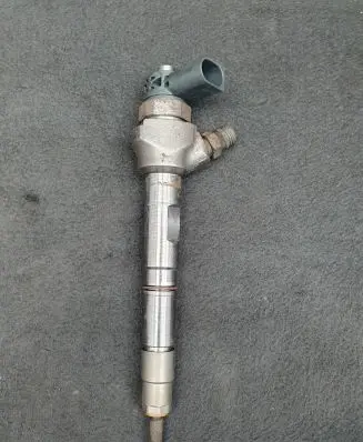 Audi A4 S4 B9 Fuel injector 04L130277AE