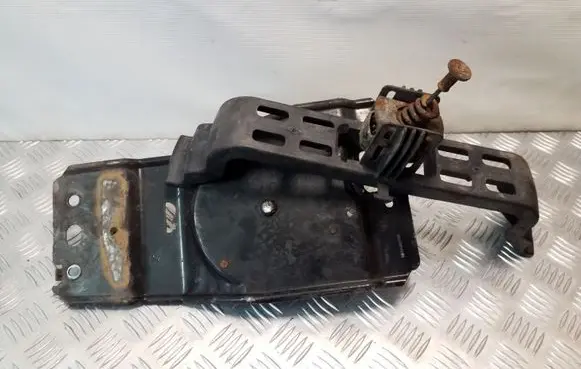 Chrysler Grand Voyager V Spare wheel mounting bracket 05109667AB
