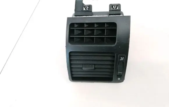 Volkswagen Touran I Dash center air vent grill 1T0819703A