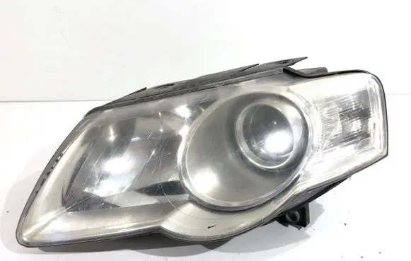 Volkswagen PASSAT B6 Headlight/headlamp