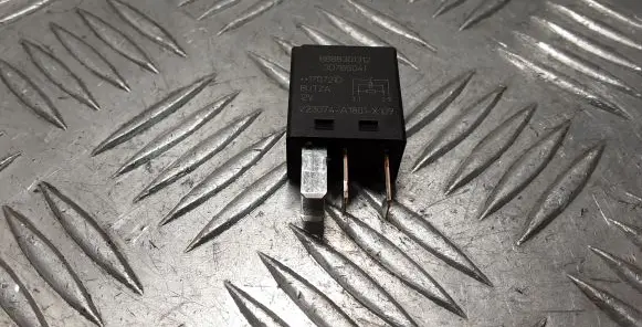 Volvo V40 Other relay 30765041