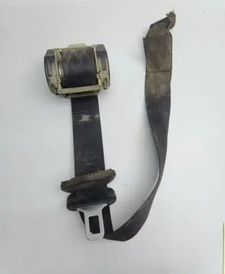 Rear seatbelt