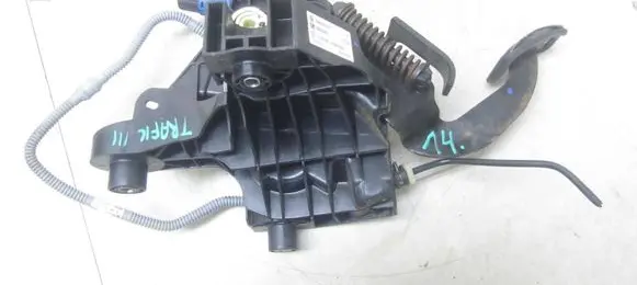 Renault Trafic III (X82) Clutch pedal 465033911R