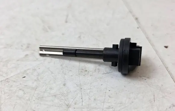 Mercedes-Benz E W212 Coolant temperature sensor A2218300372