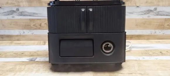 Nissan X-Trail T30 Glove box 68108EQ400