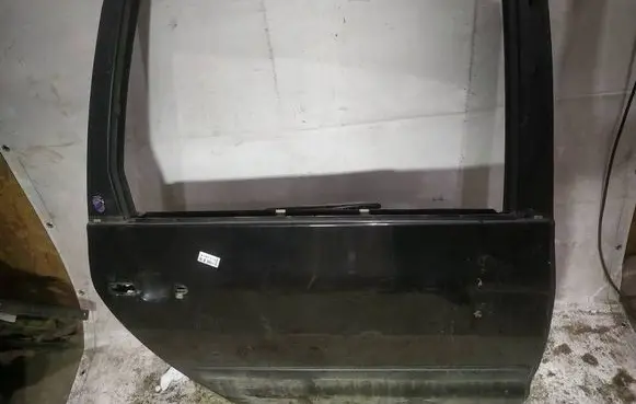 Ford Galaxy Rear door JUODOS