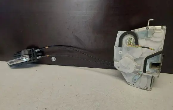 Fiat Sedici Front door lock 8220179J20