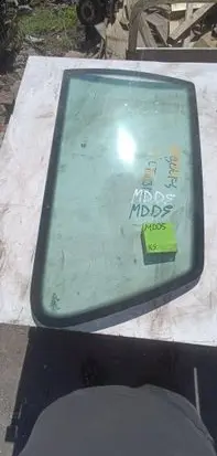 Volkswagen Golf IV Rear door window glass 1212123
