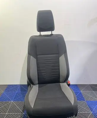 Toyota Auris E180 Front passenger seat 