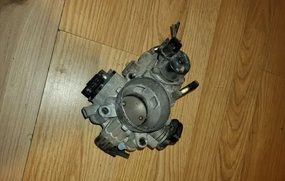 Mitsubishi Space Star Throttle valve