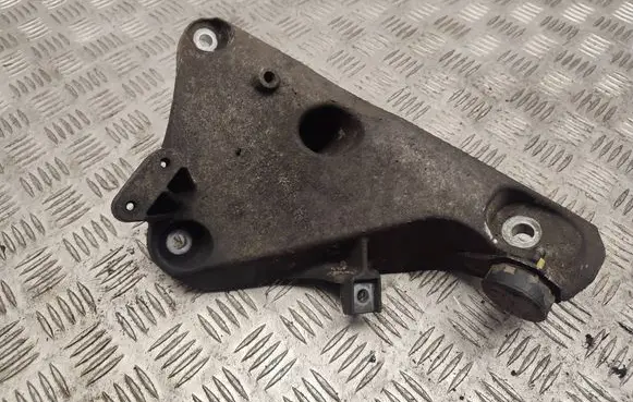 BMW X5 E70 Engine mounting bracket 6790021