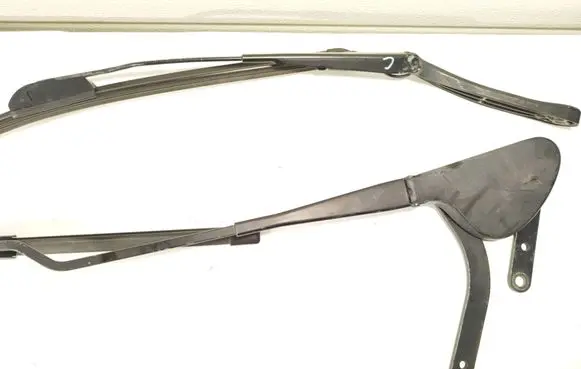 Mercedes-Benz C W203 Front wiper blade arm A2038201944 A2038200544