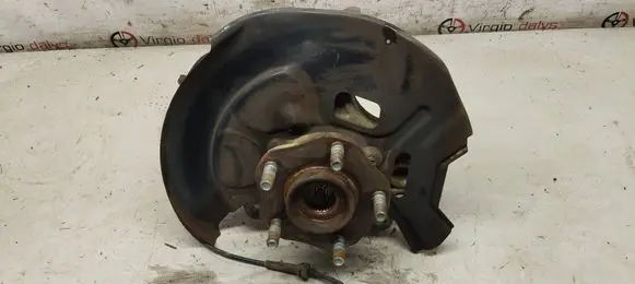 Nissan X-Trail T32 Front wheel hub