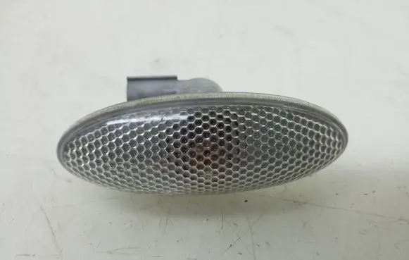 Toyota RAV 4 (XA30) Front fender indicator light 817300D032