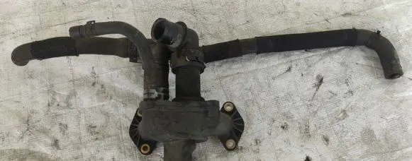 Jaguar XJ X351 Engine coolant pipe/hose C8W0A