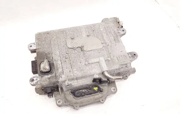 Voltage converter inverter