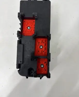 Opel Vectra C Fuse module 13190370 00104524 519113005