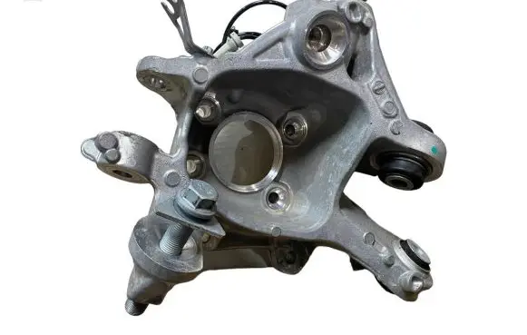 Rear wheel hub spindle/knuckle