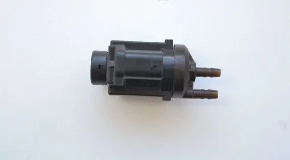 BMW 7 G11 G12 Turbo solenoid valve 8570591 70478502