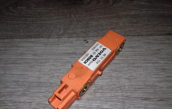 Volvo XC90 Airbag deployment crash/impact sensor 8651754