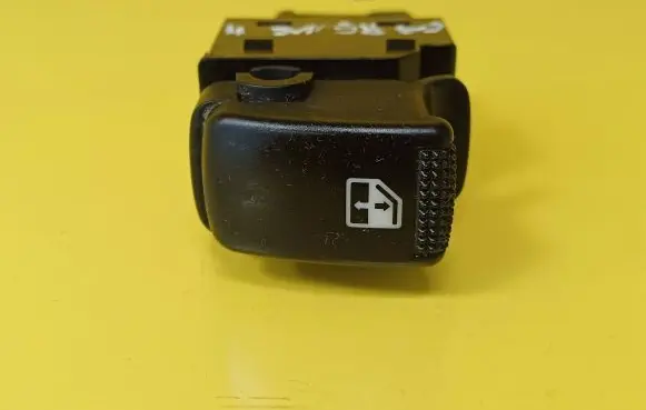 KIA Carens II Electric window control switch
