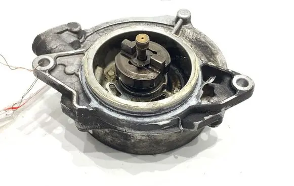 Audi Q7 4L Vacuum pump