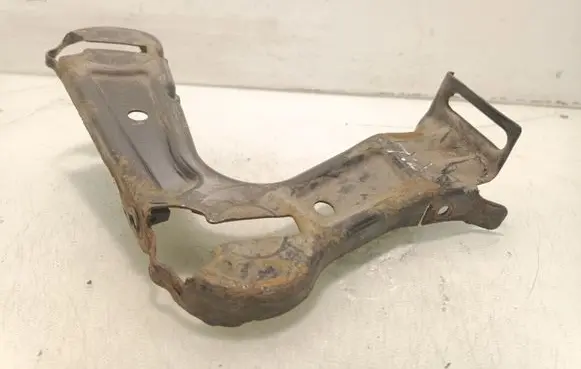 Skoda Octavia Mk2 (1Z) Headlight/headlamp mounting bracket 1Z0805071A