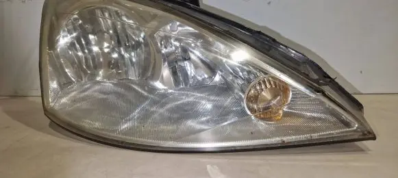 Ford Focus Headlight/headlamp 02a011175