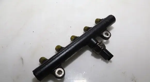 Citroen C5 Fuel main line pipe