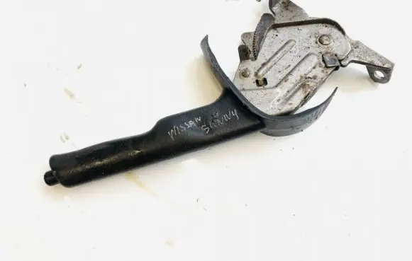 Nissan Sunny Handbrake/parking brake lever assembly