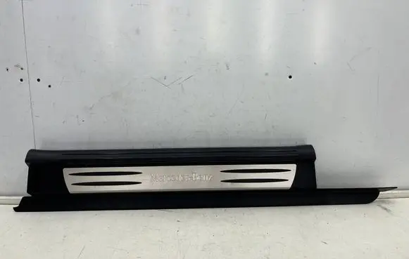 Mercedes-Benz SLK R171 Foot area side trim 1716800235