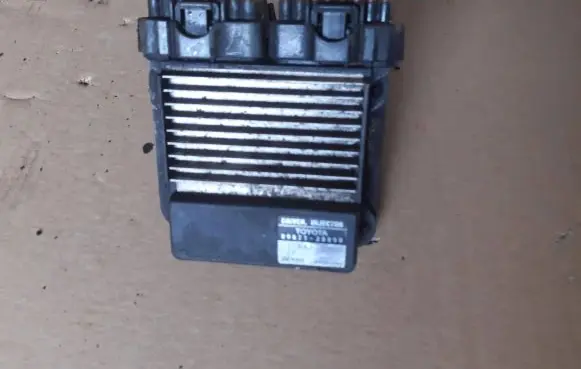 Toyota Avensis T250 Fuel injection control unit/module 8987120050 1310001261